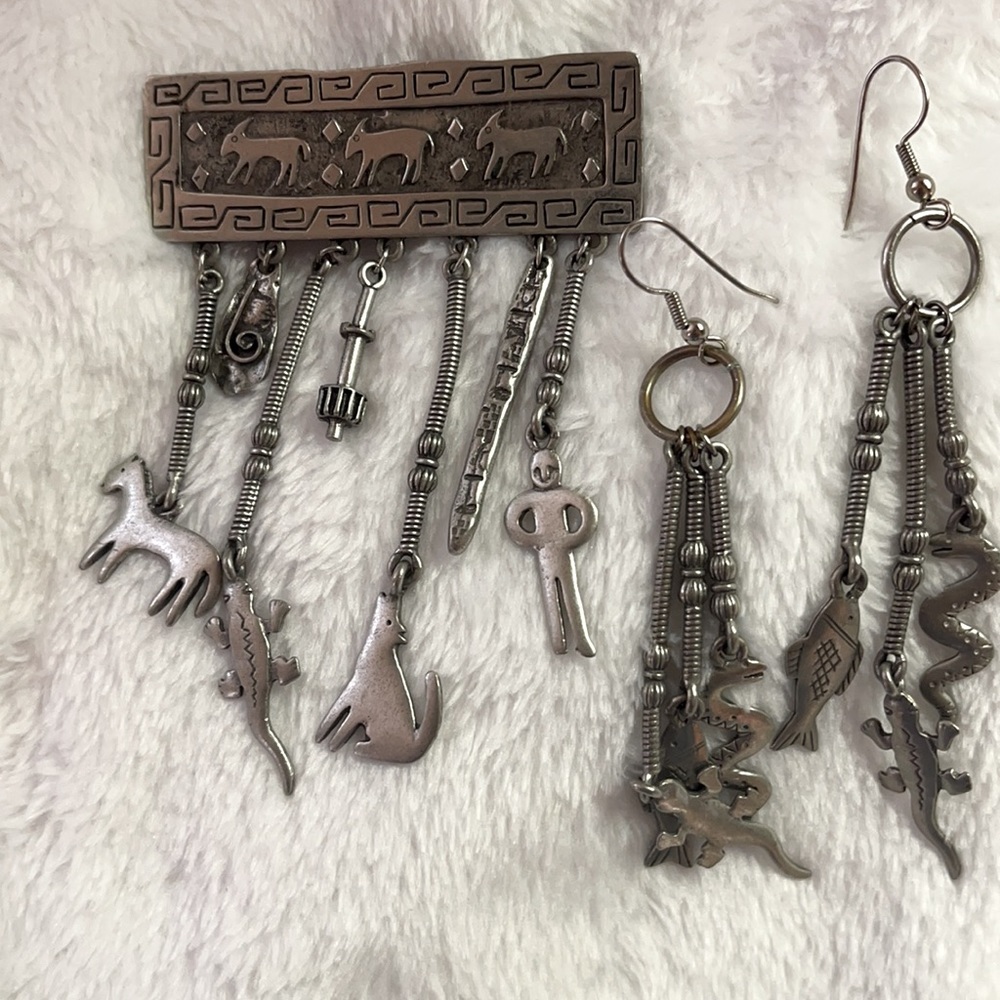 Vintage JJ Matching Brooch& Earrings